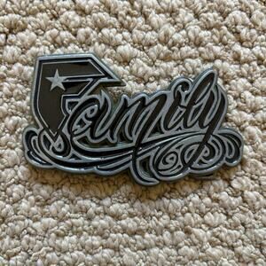 Famous stars and straps family